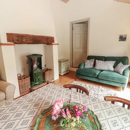 بيت للعطل The Coach House *