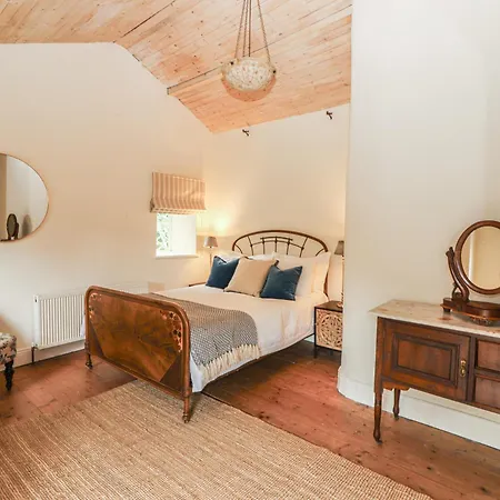 بيت للعطل The Coach House